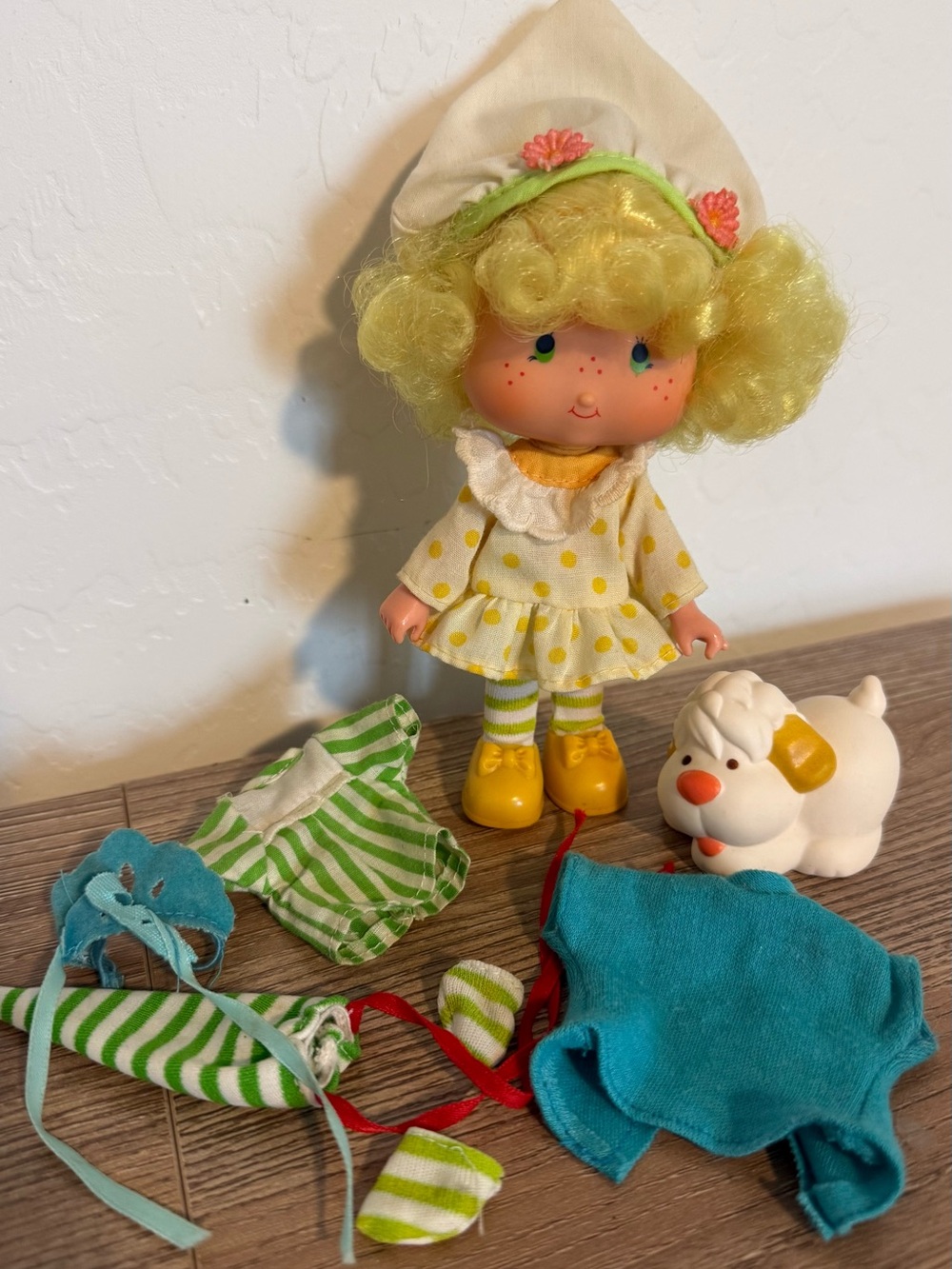 1979 Vintage Strawberry Shortcake Cherry Cuddler Doll with Pet Gooseberry 1982